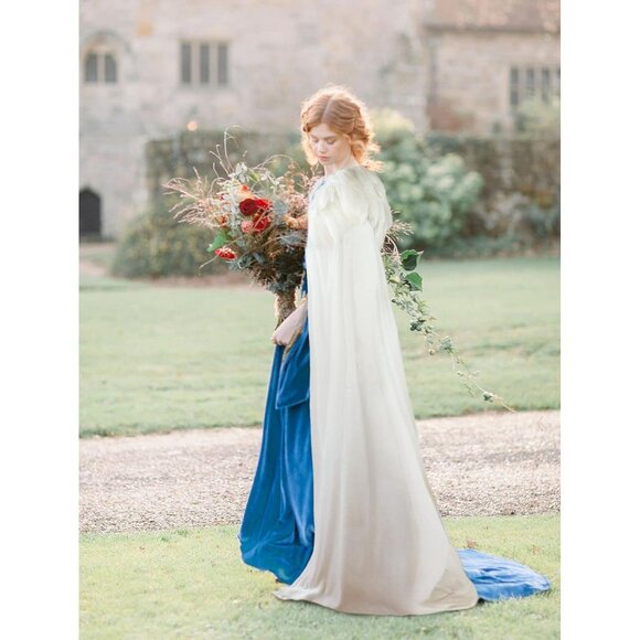 Women Classic Witch Costume and Natural Feather Cape Halloween Witchy Cloak - Picture 2 of 6